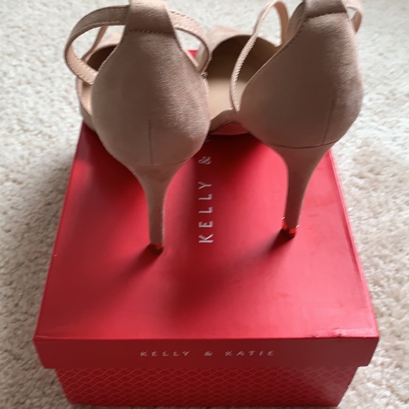 Kelly and Katie Sevama Beige Faux Suede Pump 10 - Picture 2 of 3